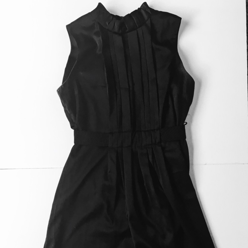 Vera Wang Silk High-neck dress